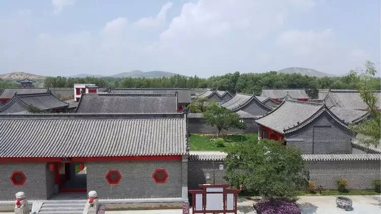 代钦塔拉王府（图什业图王府）景区