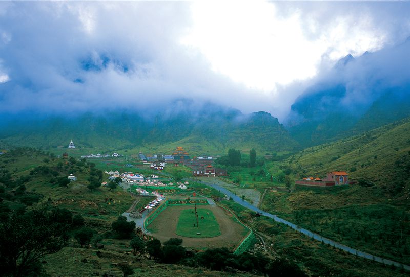 阿拉善贺兰山广宗寺旅游区（AAAA级）